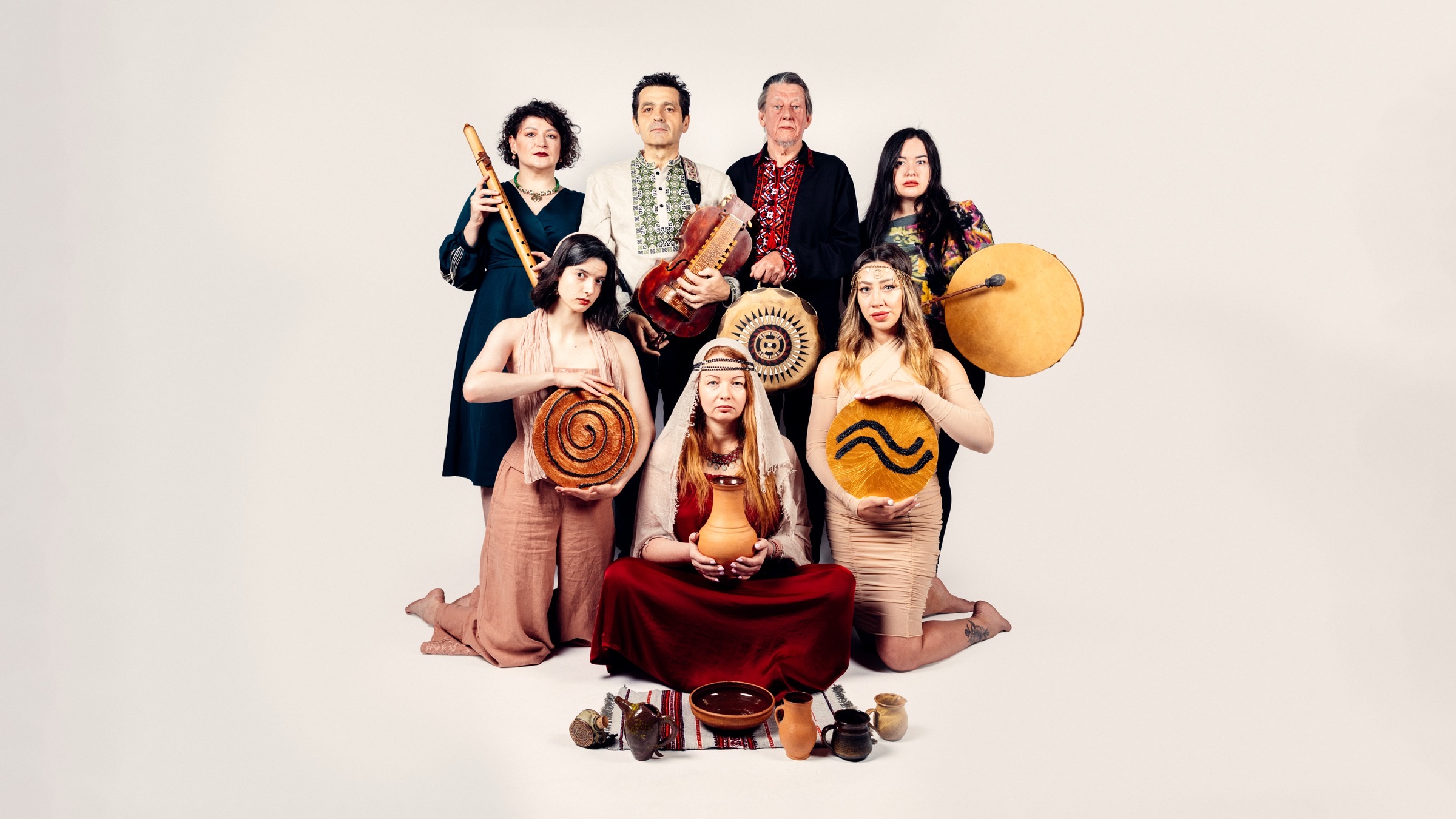 Cast ensemble (key photo)